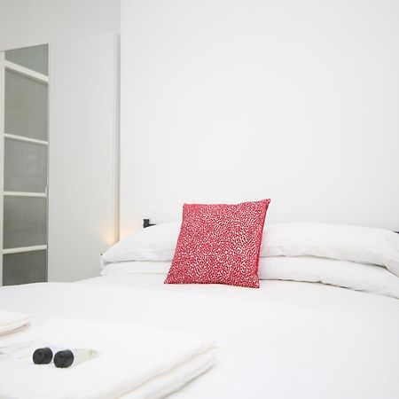 بلاكبول Barton Beachside - Stylish Studio Apartment, Double & Single - Central Beach & Promenade Location - Over 21'S, Family Friendly Only, Id Required المظهر الخارجي الصورة