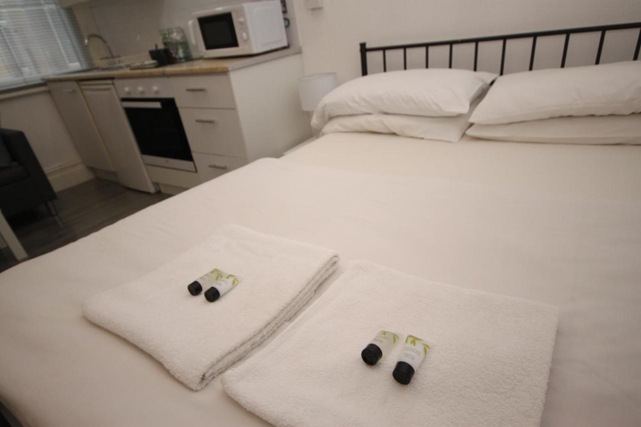 بلاكبول Barton Beachside - Stylish Studio Apartment, Double & Single - Central Beach & Promenade Location - Over 21'S, Family Friendly Only, Id Required المظهر الخارجي الصورة