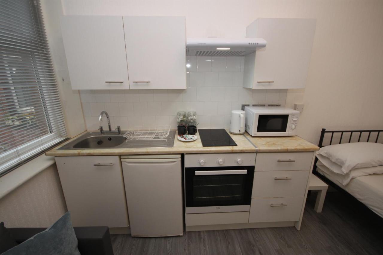 بلاكبول Barton Beachside - Stylish Studio Apartment, Double & Single - Central Beach & Promenade Location - Over 21'S, Family Friendly Only, Id Required المظهر الخارجي الصورة