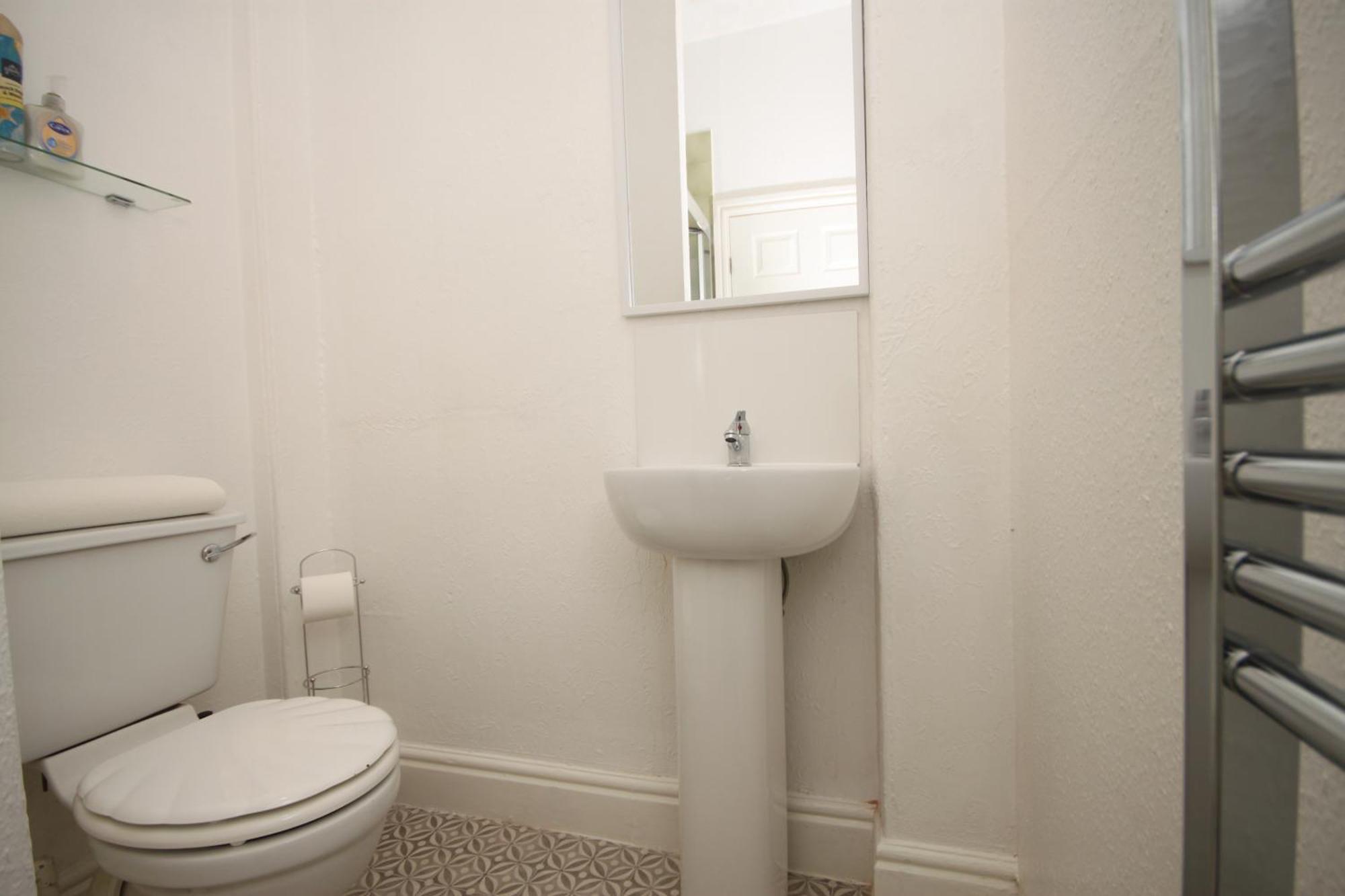 بلاكبول Barton Beachside - Stylish Studio Apartment, Double & Single - Central Beach & Promenade Location - Over 21'S, Family Friendly Only, Id Required الغرفة الصورة
