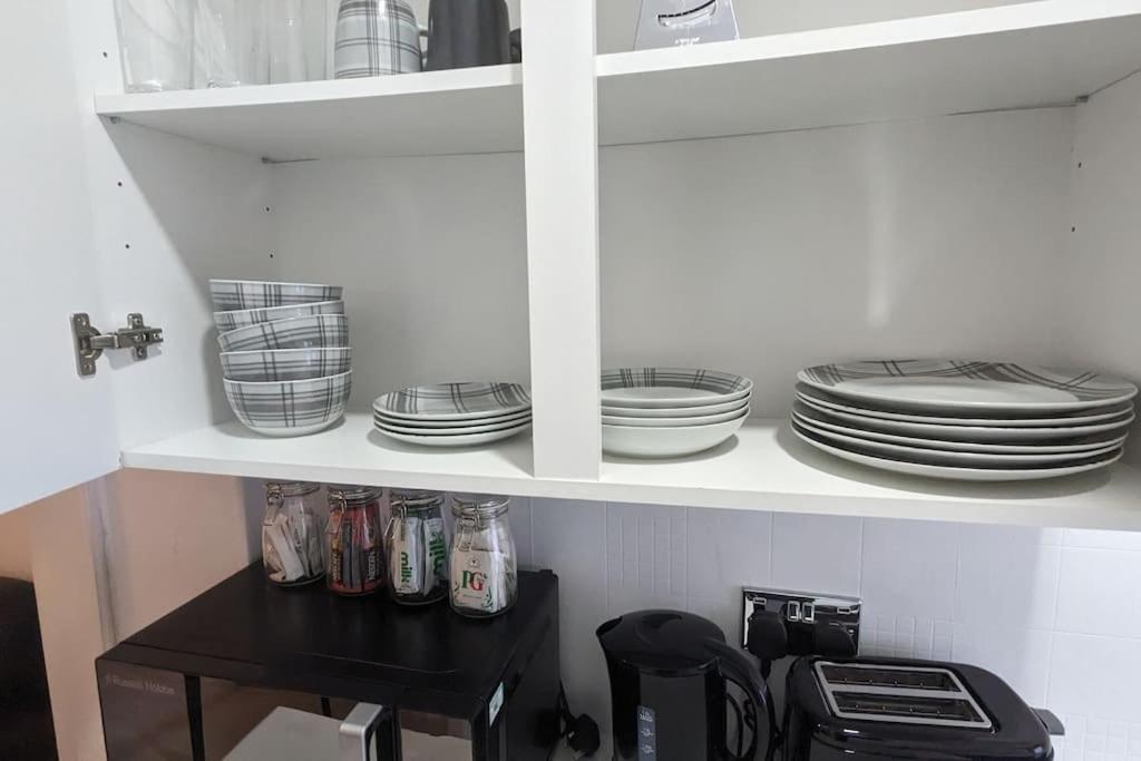 بلاكبول Barton Beachside - Stylish Studio Apartment, Double & Single - Central Beach & Promenade Location - Over 21'S, Family Friendly Only, Id Required المظهر الخارجي الصورة
