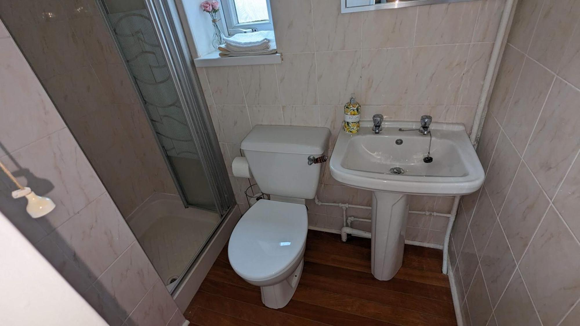 بلاكبول Barton Beachside - Stylish Studio Apartment, Double & Single - Central Beach & Promenade Location - Over 21'S, Family Friendly Only, Id Required المظهر الخارجي الصورة