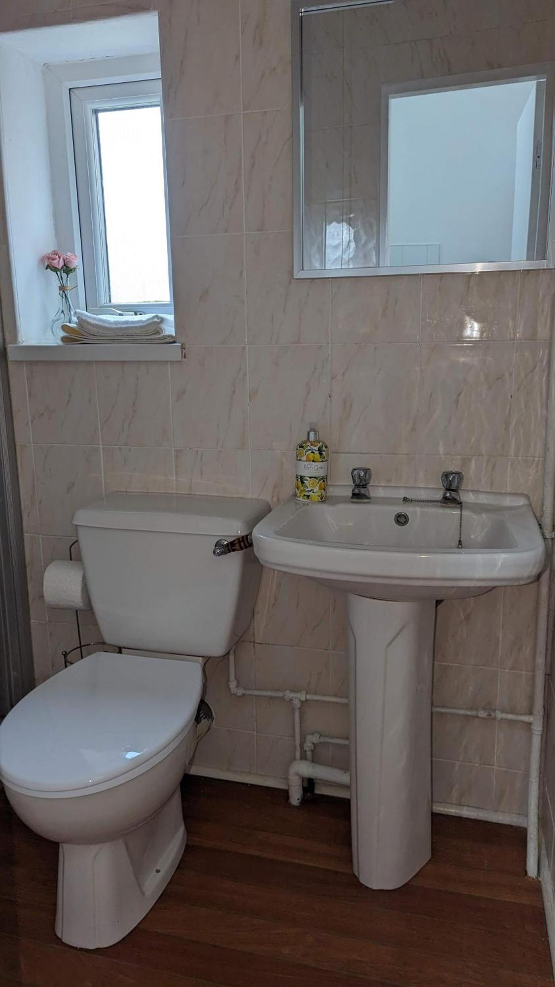 بلاكبول Barton Beachside - Stylish Studio Apartment, Double & Single - Central Beach & Promenade Location - Over 21'S, Family Friendly Only, Id Required المظهر الخارجي الصورة